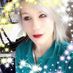 Meet your Posher, Cassandra